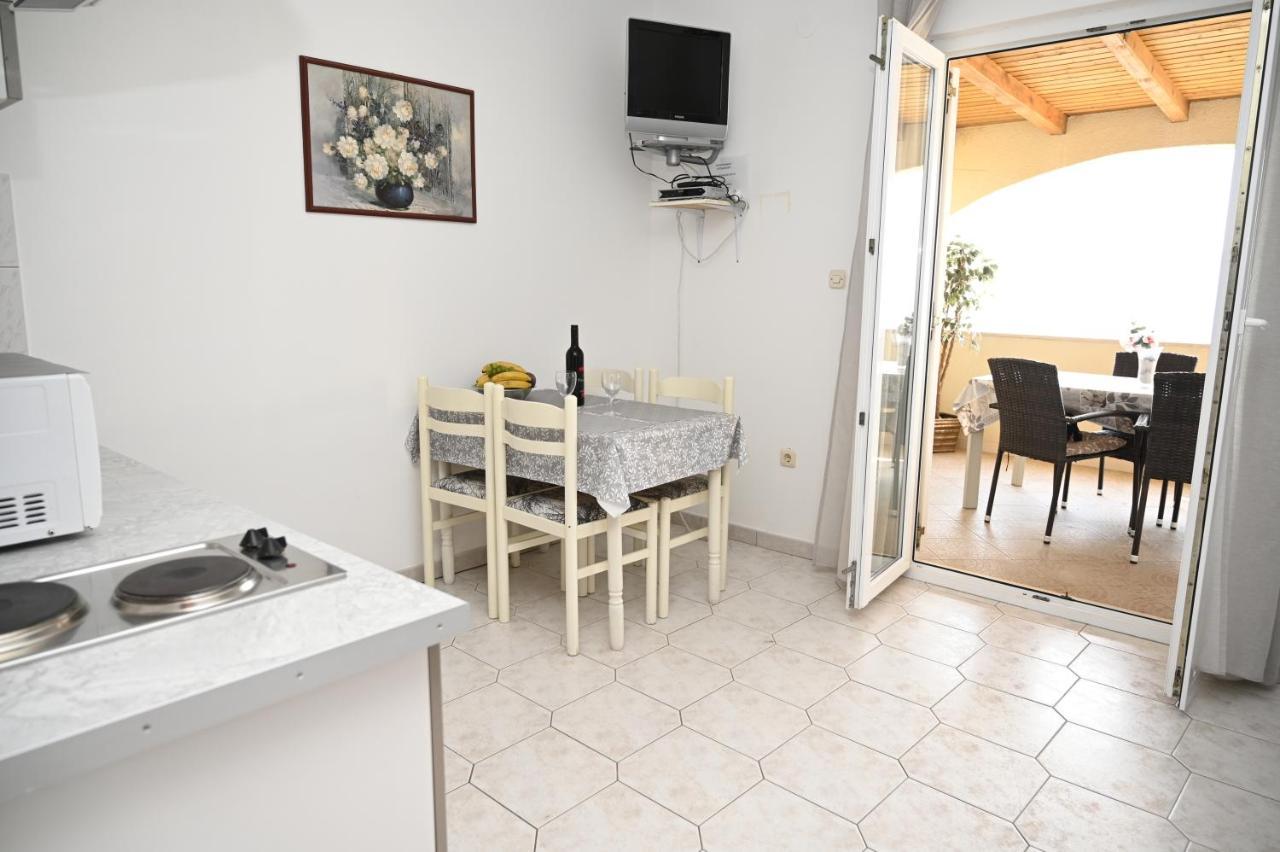 Apartments "Sea View" Miki & Ivana Bol Exterior foto